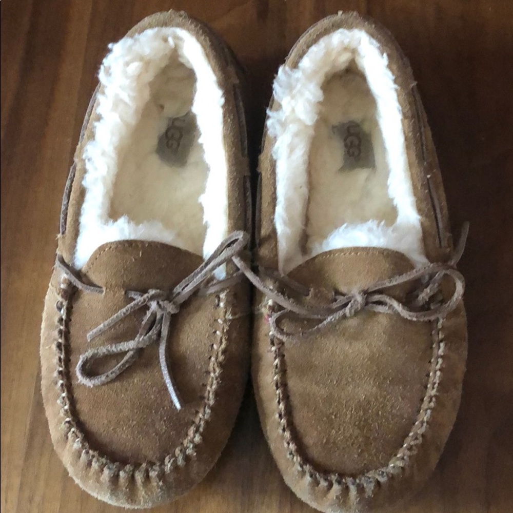 UGG Dakota Moccasin kids size 3